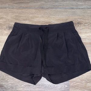 LULULEMON Spring Break Away Shorts size 6